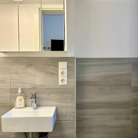 In - Ruhige Lage Mit Bester Anbindung Apartamento Neumünster